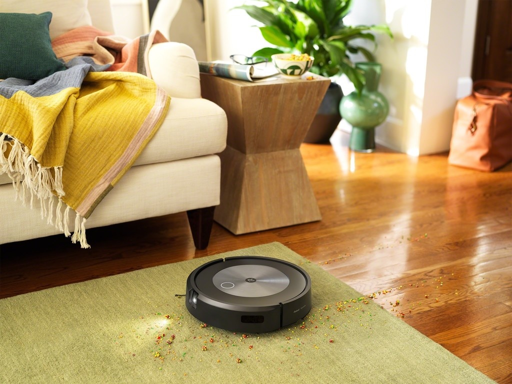 iRobot Roomba J7 Plus nuotrauka